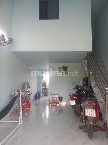 Tôi chủ nhà cần bán gấp nhà Long Hậu ( Long An cũ), sát TPHCM, giá 1ty