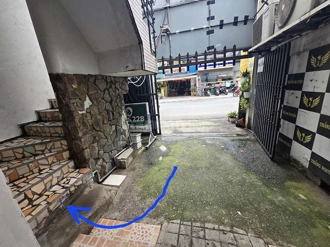 Cho thuê MT Lầu2(4,5×8) Bùi ĐTúy P.BThạnh,lối đi riêng,sân xe Ở,KD