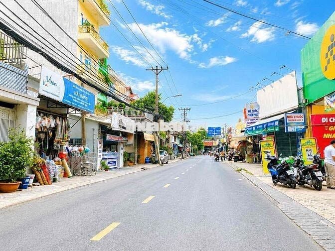 HƠN 40TR/M2 ĐẤT FULL THỔ NGAY PHẠM VĂN ĐỒNG NGANG 22M- HẺM XE TẢI