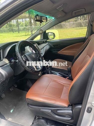 Toyota Innova 12/2016 Bạc Số sàn 2.0L gia đình