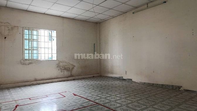 NHÀ CẤP 4 1tr 1 gác rộng rãi ngã 4 bình phước chợ đầu mối hẻm xe tải