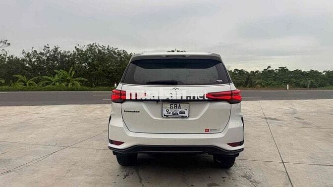Toyota Fortuner Legender 2021 2.4 AT 4x2 Trắng
