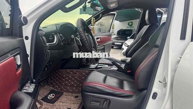 Toyota Fortuner Legender 2021 2.4 AT 4x2 Trắng