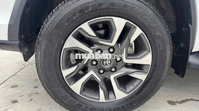 Toyota Fortuner Legender 2021 2.4 AT 4x2 Trắng