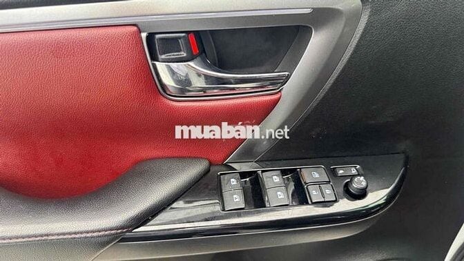 Toyota Fortuner Legender 2021 2.4 AT 4x2 Trắng