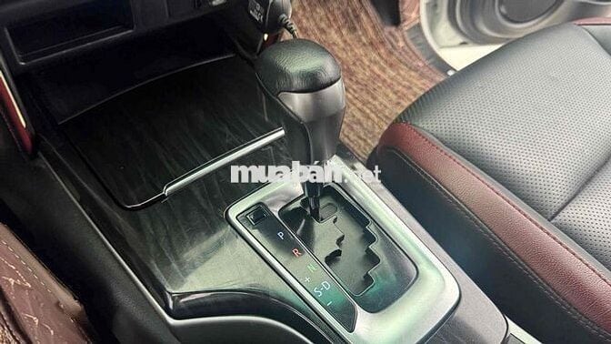 Toyota Fortuner Legender 2021 2.4 AT 4x2 Trắng