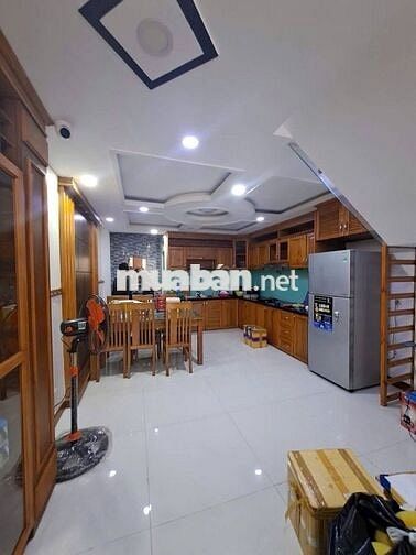 NHÀ ĐẸP Ở NGAY- HẺM XE HƠI THÔNG-PHƯỜNG 15- TÂN BÌNH- DT 4X14- 5 TẦNG