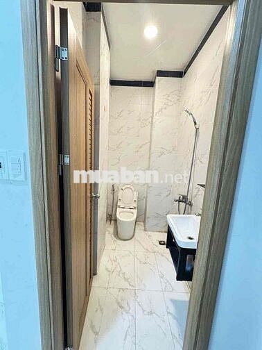 Chính Chủ Cho Thuê Nhà Mới Q.1 Ngay Trần Đình Xu 2T 3pn 2wc Giá 15tr Ạ