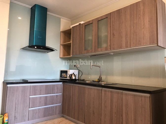 Cho thuê căn hộ 2 ngủ 70m2 tại phố Đội Cấn giá 13tr/ tháng