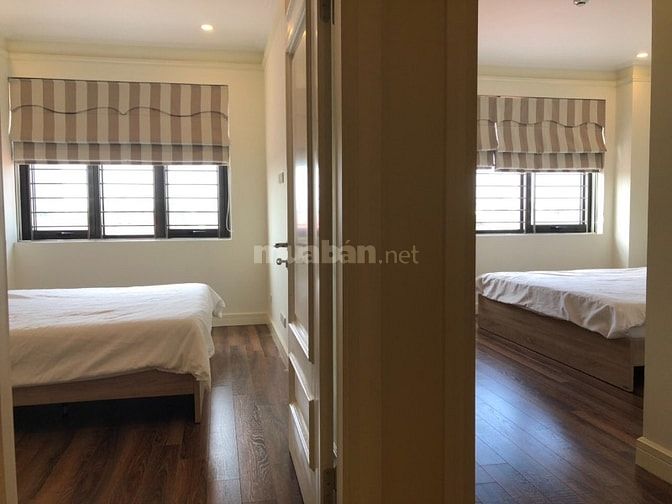 Cho thuê căn hộ 2 ngủ 70m2 tại phố Đội Cấn giá 13tr/ tháng