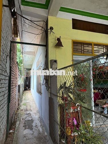 nhà mặt tiền kinh doanh 2 căn 2 tầng riêng biệt