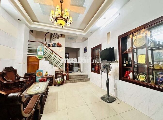 Cho thuê nguyên căn sạch đẹp, 3pn3wc, máy lạnh, Hxh Thống Nhất p16 GV