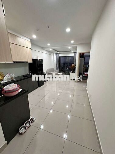 Bán căn 2PN-2WC Block C view hồ bơi ban công hướng Nam 