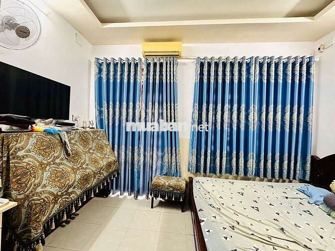 Cho thuê nguyên căn sạch đẹp, 3pn3wc, máy lạnh, Hxh Thống Nhất p16 GV
