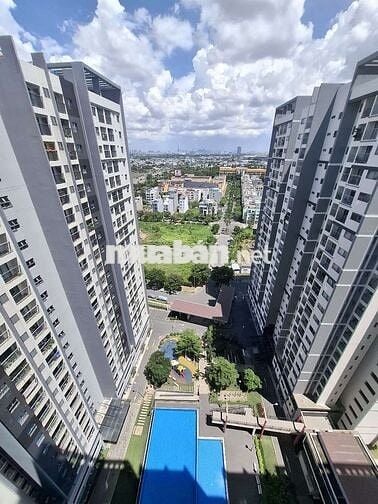 Bán căn 2PN-2WC Block C view hồ bơi ban công hướng Nam 