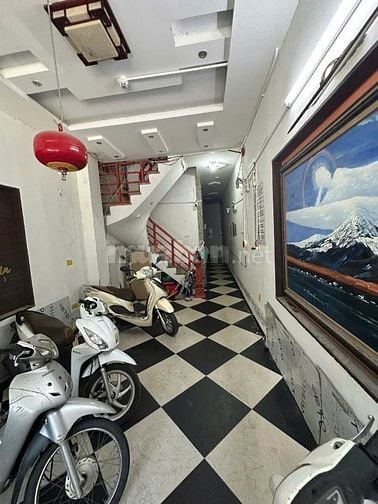 Cho thuê nhà 65m2 x 7 tầng,12 phòng ccmn, thang máy, ô tô ở Phú Diễn