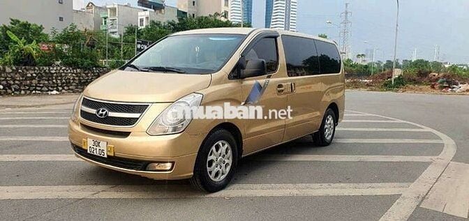Hyundai Starex 8 chỗ màu Vàng