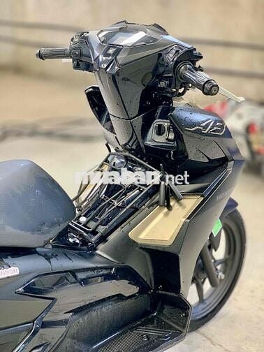 Air Blade 125 4Val Đặc Biệt 2024 Đen Vàng Biển 60
