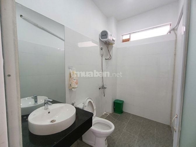 Mặt tiền Q10 - Nguyễn Chí Thanh, DT 101,7m², đang cho thuê 50tr/ tháng