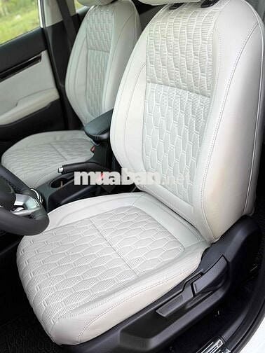 Kia Seltos Luxury Trắng Tự động