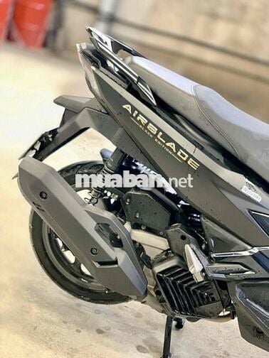 Air Blade 125 4Val Đặc Biệt 2024 Đen Vàng Biển 60