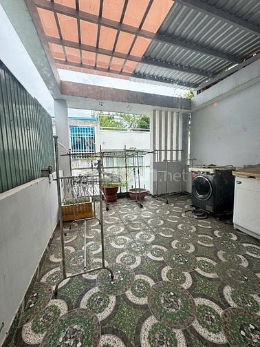 Chuyển công tác cần bán  nhà 3 lầu ST mặt tiền hẻm xe hơi Lý Phục Man,