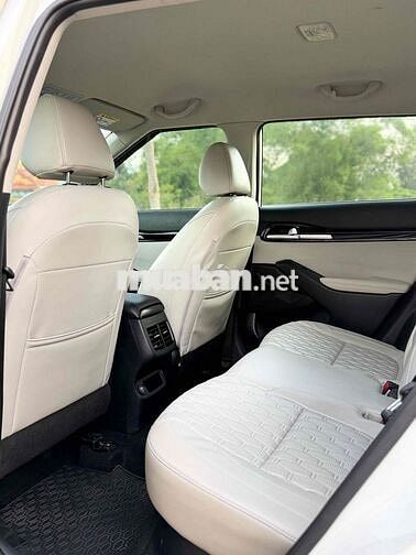 Kia Seltos Luxury Trắng Tự động