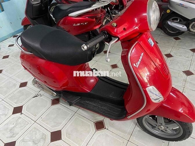 Piaggio Vespa Đỏ 150 nhập mới tinh