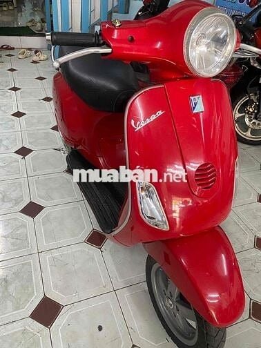 Piaggio Vespa Đỏ 150 nhập mới tinh
