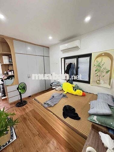 Bán căn hộ TT Kim Mã, sân rộng, 28/70m, 2 ngủ 2wc đầy đủ NT ở ngay