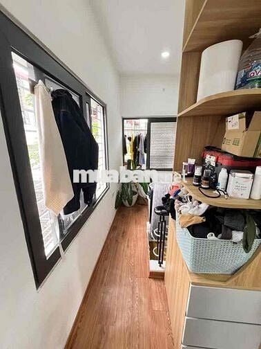Bán căn hộ TT Kim Mã, sân rộng, 28/70m, 2 ngủ 2wc đầy đủ NT ở ngay