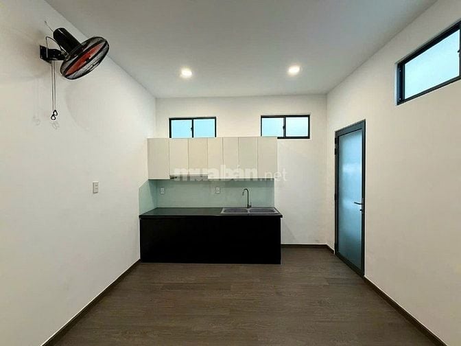 nhà mặt tiền 3,5x17 NGUYỄN ĐÌNH CHIỀU. XE HƠI ĐẬU TRONG NHÀ