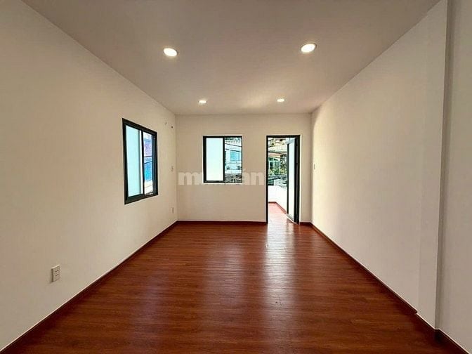 nhà mặt tiền 3,5x17 NGUYỄN ĐÌNH CHIỀU. XE HƠI ĐẬU TRONG NHÀ