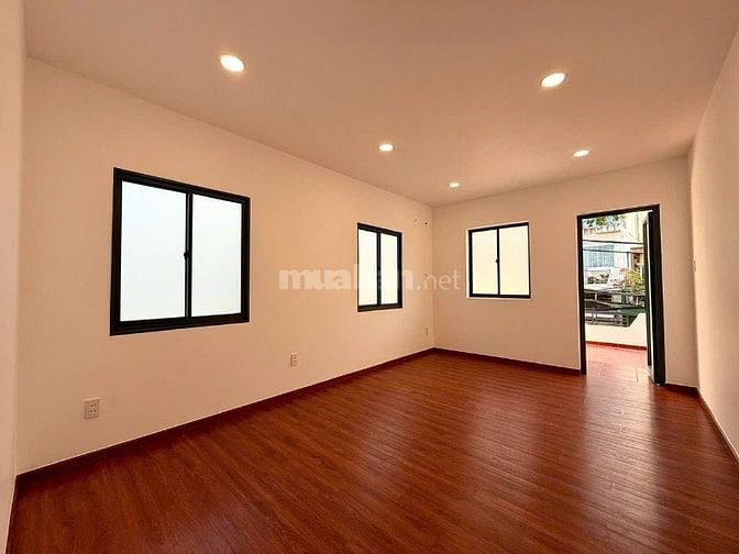 nhà mặt tiền 3,5x17 NGUYỄN ĐÌNH CHIỀU. XE HƠI ĐẬU TRONG NHÀ