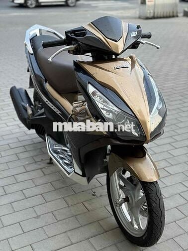 Honda Air Blade 125cc Đen, Vàng đồng