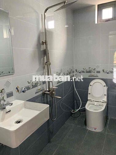 Bán Ngay căn nhà ngay Trung tâm , 120m2 , Giá 1tỷ8 đúng giá