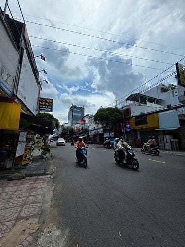 [CHÍNH CHỦ] Cho thuê nguyên căn MT sầm uất CMT8 tiện làm VP, KD và ở