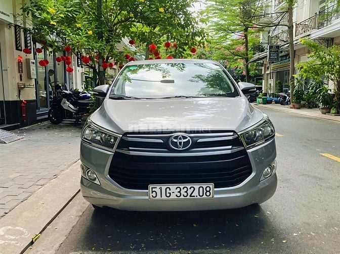 Gia đình cần bán xe Toyota Innova 2.0E SX 2017