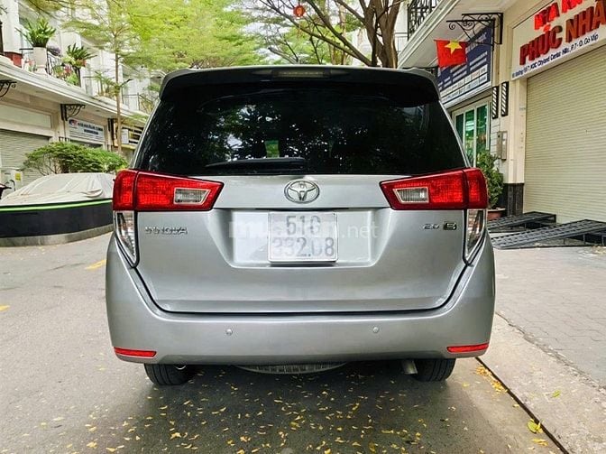 Gia đình cần bán xe Toyota Innova 2.0E SX 2017