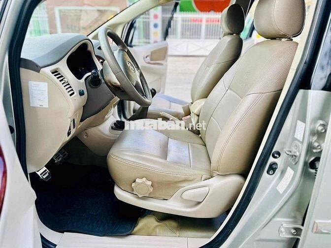 Toyota Innova G 2006 Bạc