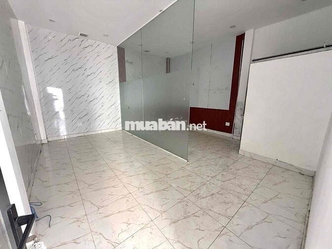 Cho thuê Toà nhà/Vp/MBKD ĐS 8,p.Linh Xuân ngang 10m giá 35tr còn TL