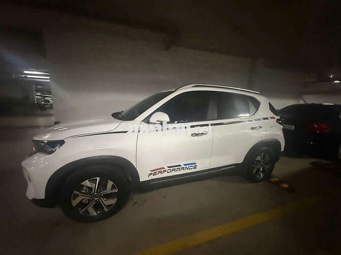 Kia Sonet Luxury 2024 Trắng 14.000 km. chán bán