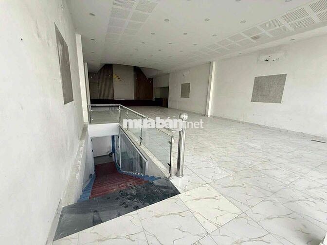 Cho thuê Toà nhà/Vp/MBKD ĐS 8,p.Linh Xuân ngang 10m giá 35tr còn TL