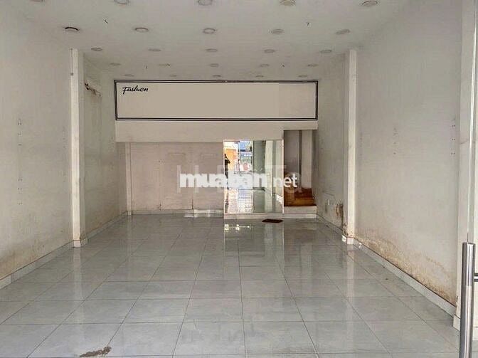 Cho thuê nhà Mặt Tiền Cộng Hòa, P.13, Tân Bình -Diện tích 5.2x11m