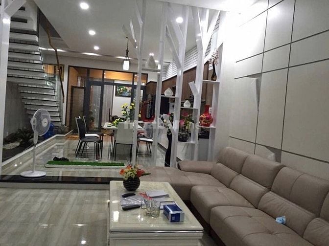  Bán Nhà Phố KDC Sadeco Phước Kiển, DT:5X20. 3,5lầu . Giá : 12,5 tỷ