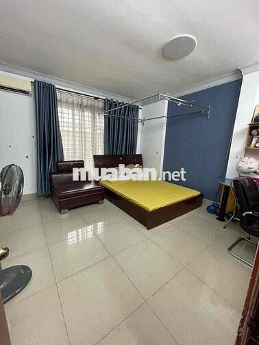 Cho thuê villa mini - 4PN 5WC - sân đậu được 2 ô tô - sát Q1 giá 3x
