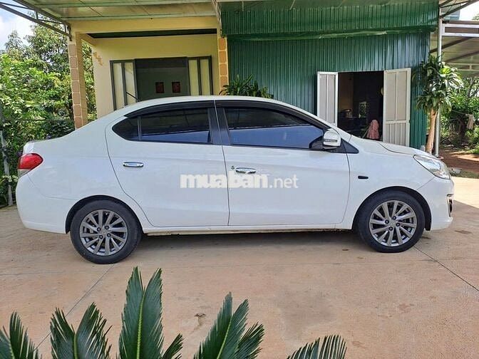 Mitsubishi Attrage Trắng Thái Lan