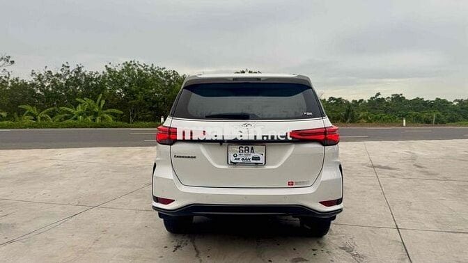 Toyota Fortuner Legender đk 2022, sx 2021 2.4 AT