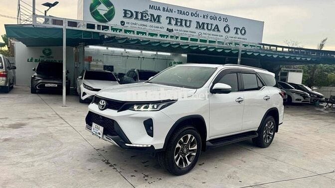 Toyota Fortuner Legender đk 2022, sx 2021 2.4 AT