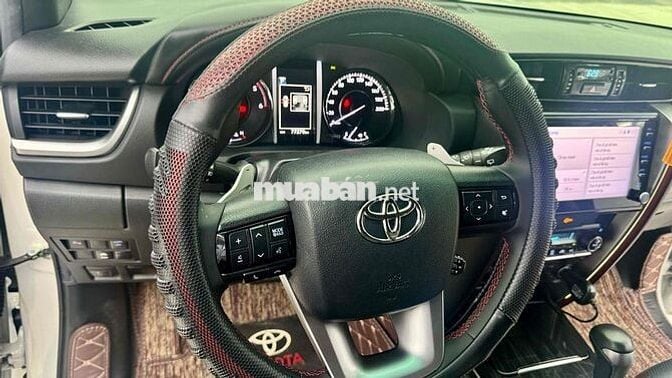 Toyota Fortuner Legender đk 2022, sx 2021 2.4 AT